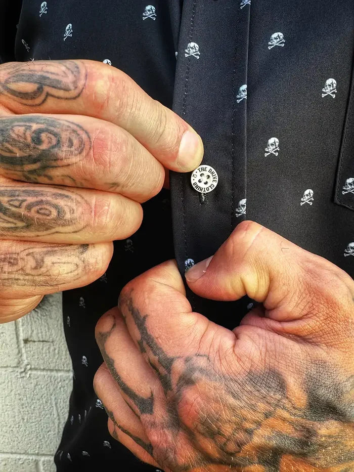 CROSSBONE INFINITY SKULL BUTTON UP