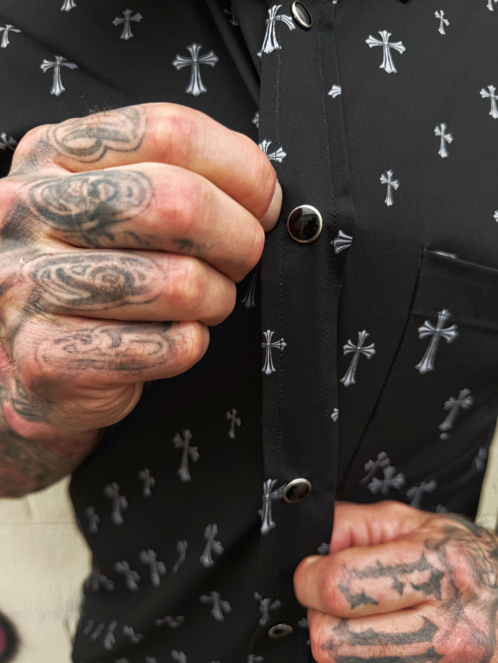 ESSENTIAL CHROME CROSS PEARL SNAP BUTTON UP