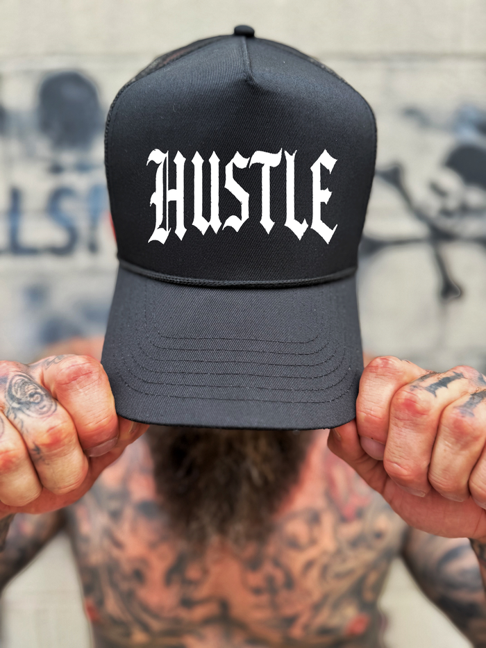 HUSTLE CURVED BILL BLACK HAT