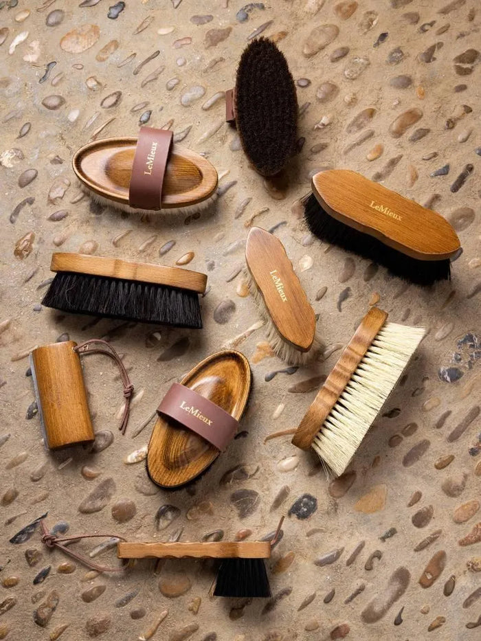 LeMieux Artisan Lambswool Body Brush Brown - -