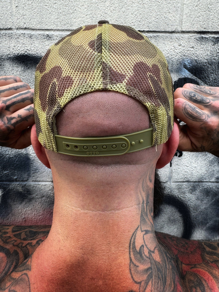 WEEKEND WARRIORS FOAM CURVED BILL SAND CAMO HAT